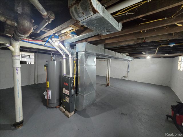 15 E Goodell, Ecorse, MI 48229