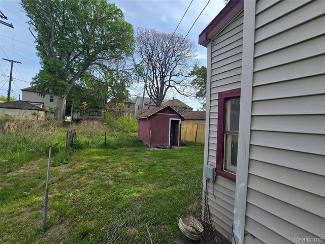 15 E Goodell, Ecorse, MI 48229