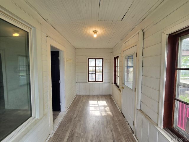 15 E Goodell, Ecorse, MI 48229