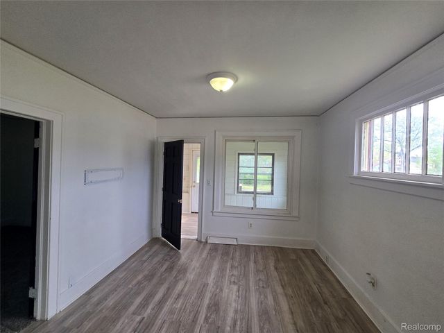 15 E Goodell, Ecorse, MI 48229