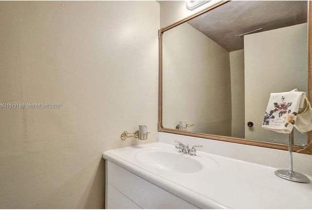 3021 NW 68th St 11G, Fort Lauderdale, FL 33309