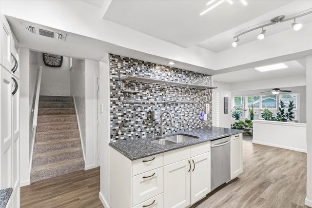 4 Oakbrook Drive, Lewisville, TX 75057