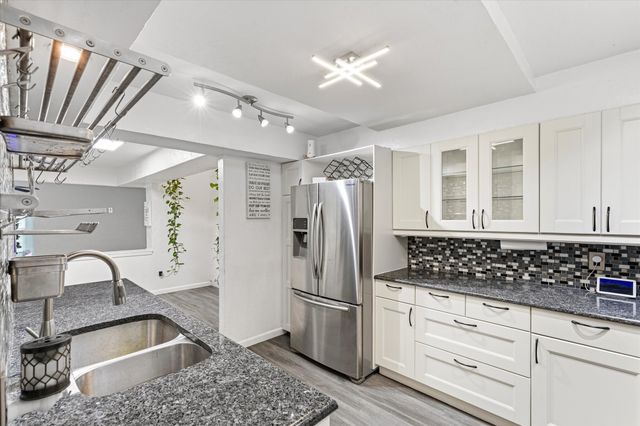 4 Oakbrook Drive, Lewisville, TX 75057