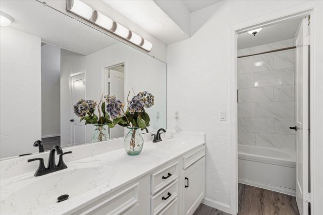 4 Oakbrook Drive, Lewisville, TX 75057