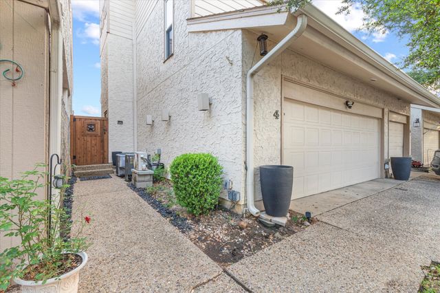 4 Oakbrook Drive, Lewisville, TX 75057