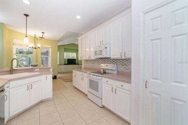 122 CLEAR LAKE DRIVE, Englewood, FL 34223