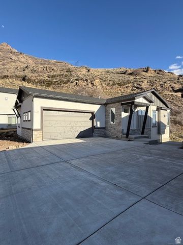 572 S ELENA LN, Ogden, UT 84404