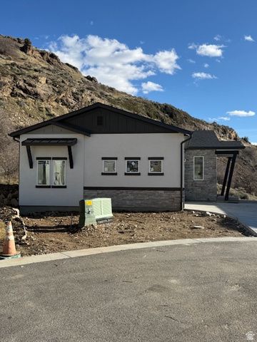 572 S ELENA LN, Ogden, UT 84404