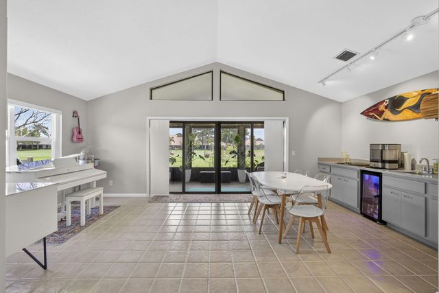 5954 SE Franklin Place, Hobe Sound, FL 33455