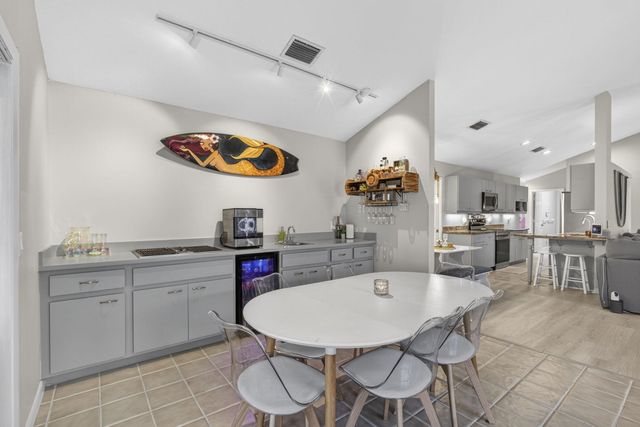 5954 SE Franklin Place, Hobe Sound, FL 33455