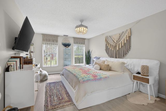 5954 SE Franklin Place, Hobe Sound, FL 33455