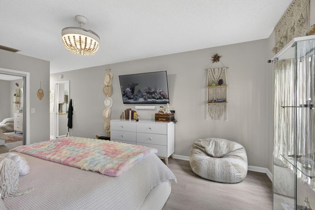 5954 SE Franklin Place, Hobe Sound, FL 33455