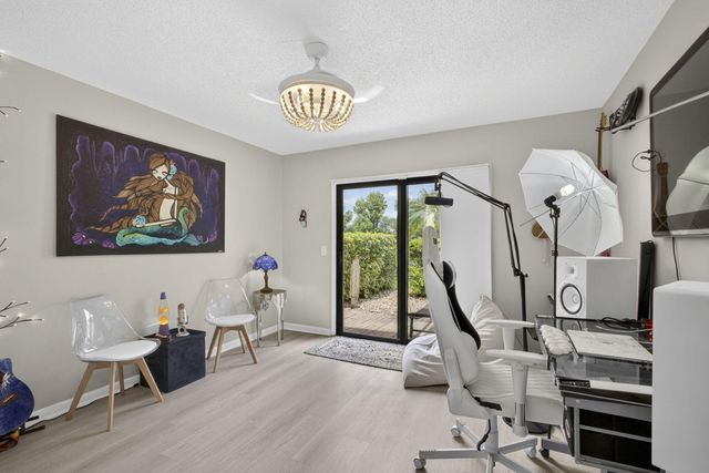 5954 SE Franklin Place, Hobe Sound, FL 33455