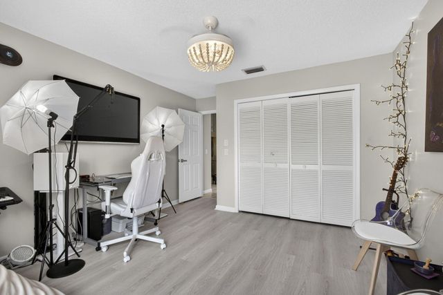 5954 SE Franklin Place, Hobe Sound, FL 33455