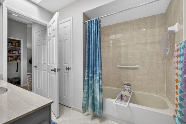 5954 SE Franklin Place, Hobe Sound, FL 33455