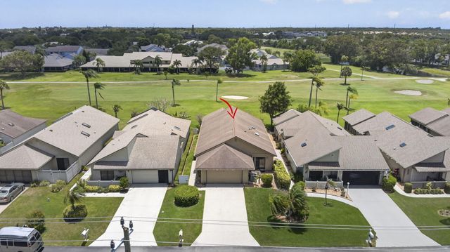 5954 SE Franklin Place, Hobe Sound, FL 33455
