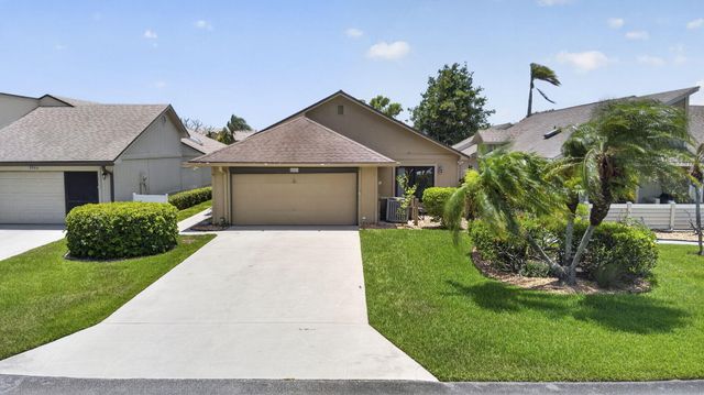 5954 SE Franklin Place, Hobe Sound, FL 33455
