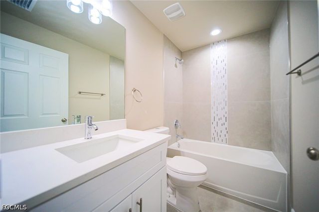 1011 Kent ST E, Lehigh Acres, FL 33974