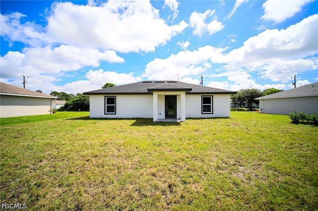 1011 Kent ST E, Lehigh Acres, FL 33974