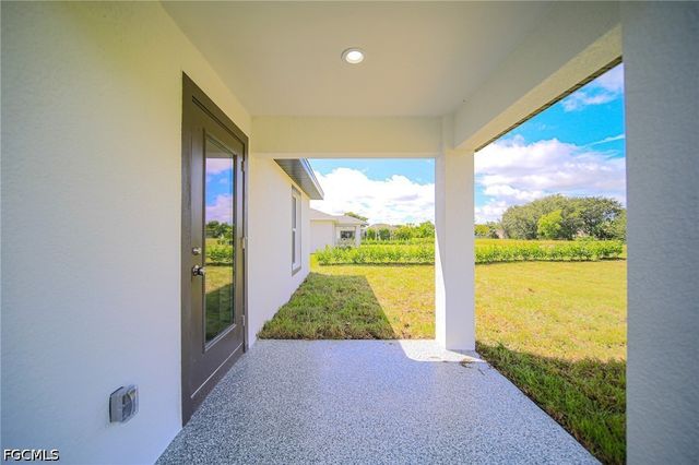1011 Kent ST E, Lehigh Acres, FL 33974