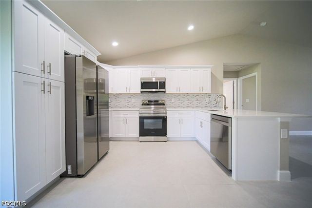 1011 Kent ST E, Lehigh Acres, FL 33974