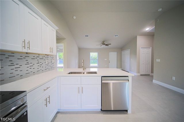 1011 Kent ST E, Lehigh Acres, FL 33974