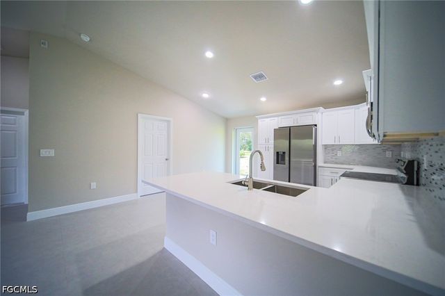 1011 Kent ST E, Lehigh Acres, FL 33974