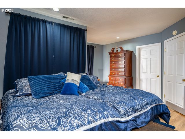 2837 Se 90TH Pl, Portland, OR 97266