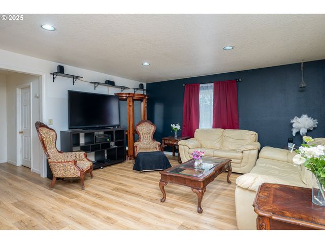 2837 Se 90TH Pl, Portland, OR 97266