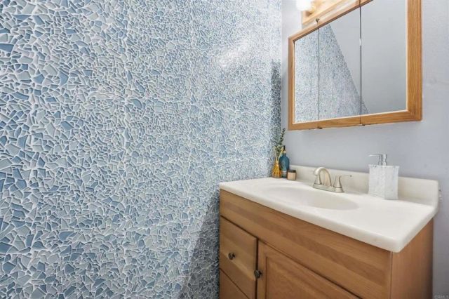 447 Ridgeway Court, Spring Valley, CA 91977