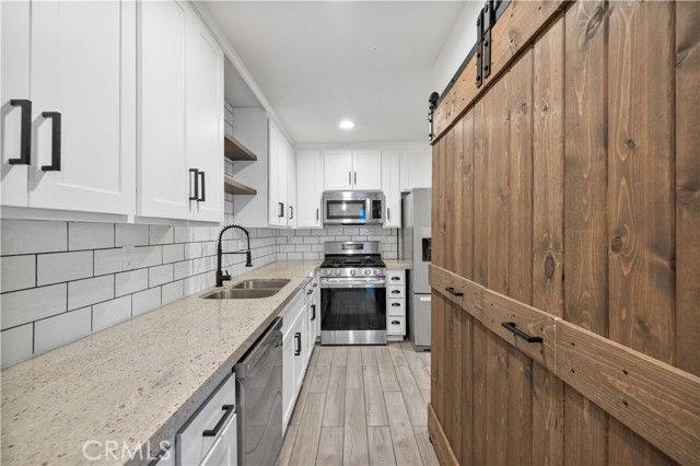 31311 The Old Road B, Castaic, CA 91384