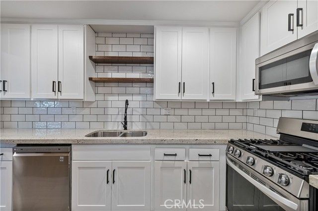 31311 The Old Road B, Castaic, CA 91384