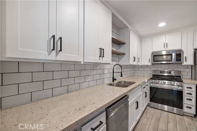 31311 The Old Road B, Castaic, CA 91384