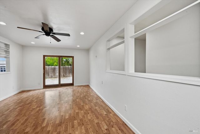 7930 Becky Ct, Rohnert Park, CA 94928