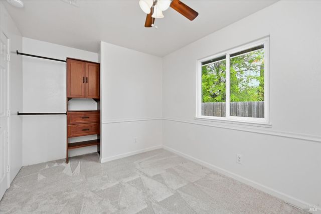 7930 Becky Ct, Rohnert Park, CA 94928