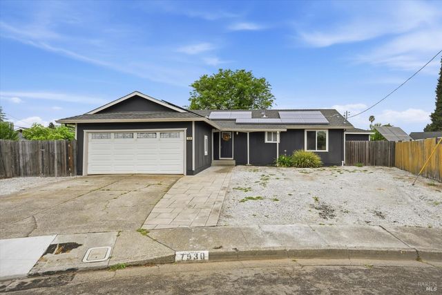 7930 Becky Ct, Rohnert Park, CA 94928