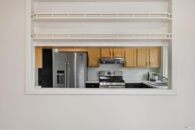 7930 Becky Ct, Rohnert Park, CA 94928