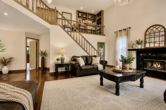 13400 W Linfield DRIVE, New Berlin, WI 53151