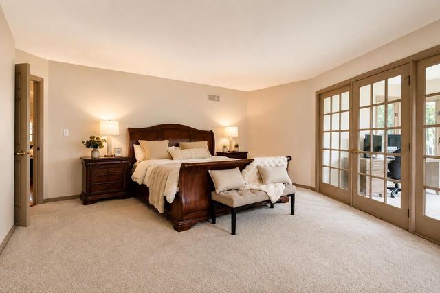 13400 W Linfield DRIVE, New Berlin, WI 53151