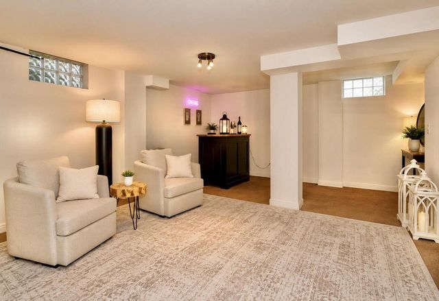 13400 W Linfield DRIVE, New Berlin, WI 53151