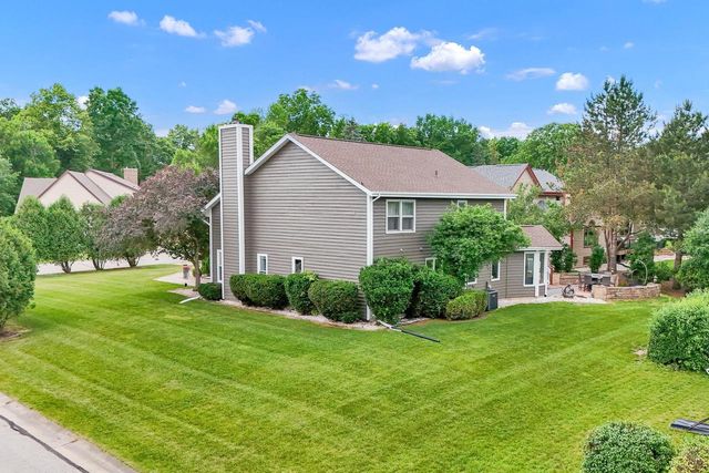 13400 W Linfield DRIVE, New Berlin, WI 53151