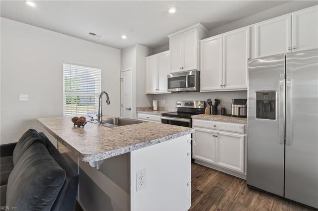 270 Foxglove DR, Portsmouth, VA 23701