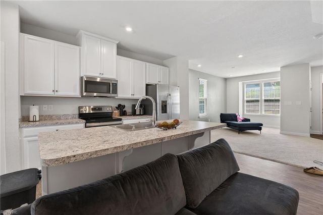 270 Foxglove DR, Portsmouth, VA 23701