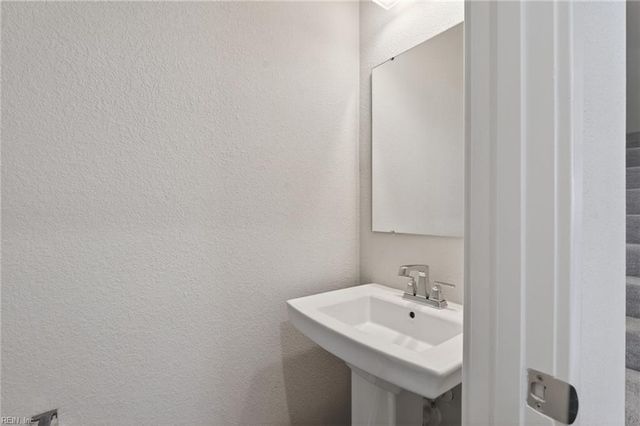 270 Foxglove DR, Portsmouth, VA 23701