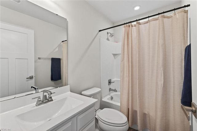 270 Foxglove DR, Portsmouth, VA 23701