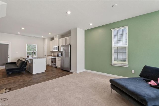 270 Foxglove DR, Portsmouth, VA 23701