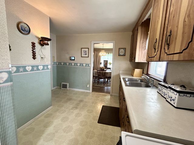 2407 GREENGARDEN Road, Erie, PA 16502
