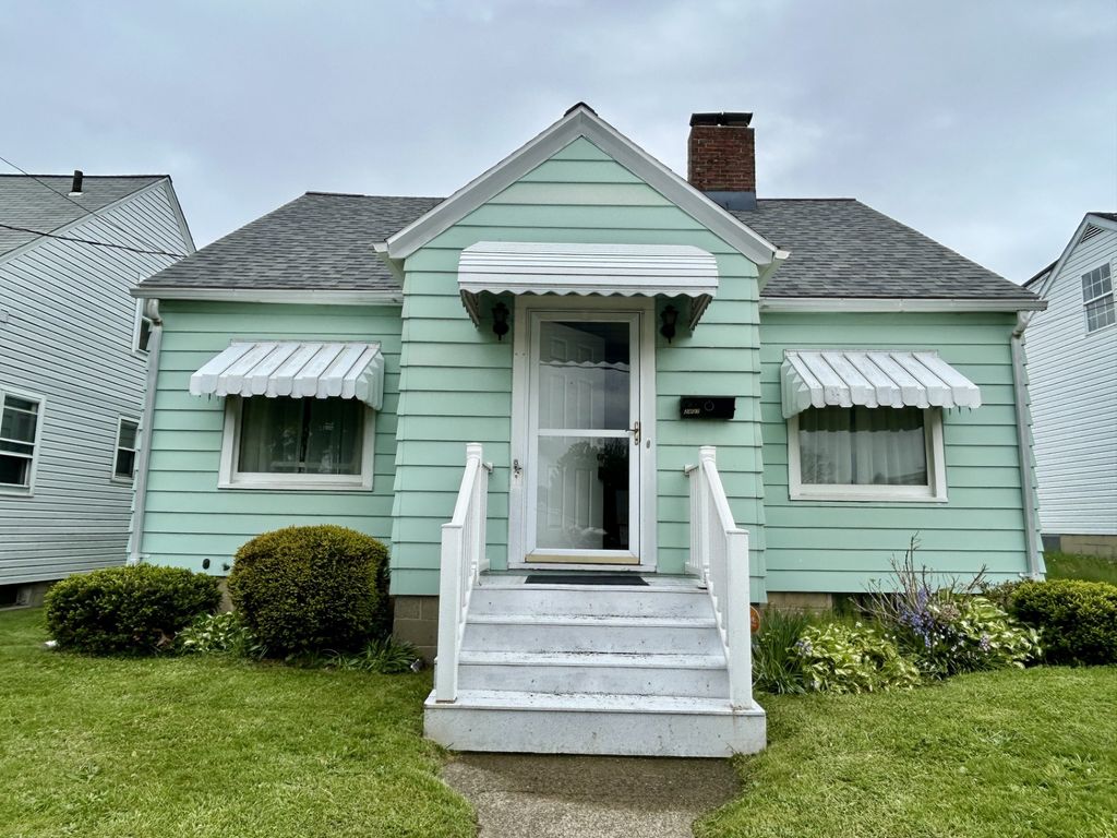 2407 GREENGARDEN Road, Erie, PA 16502