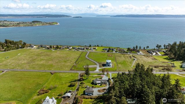 1387 Scenic Heights Road, Oak Harbor, WA 98277