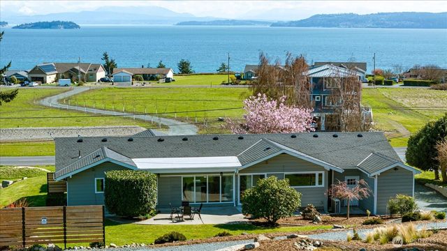 1387 Scenic Heights Road, Oak Harbor, WA 98277